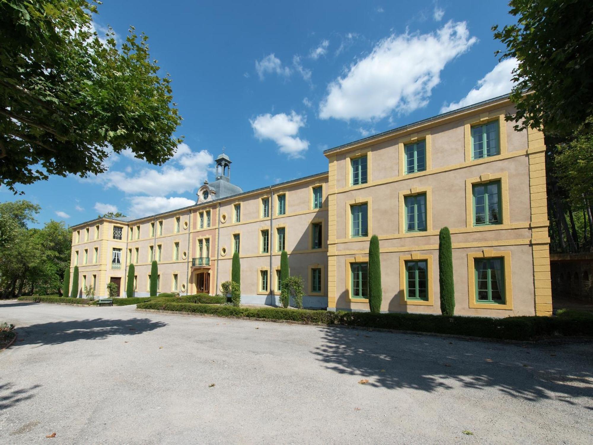 Cozy Apartment With Swimming Pool Terrace Garden Parking Монбрен-ле-Бен Экстерьер фото