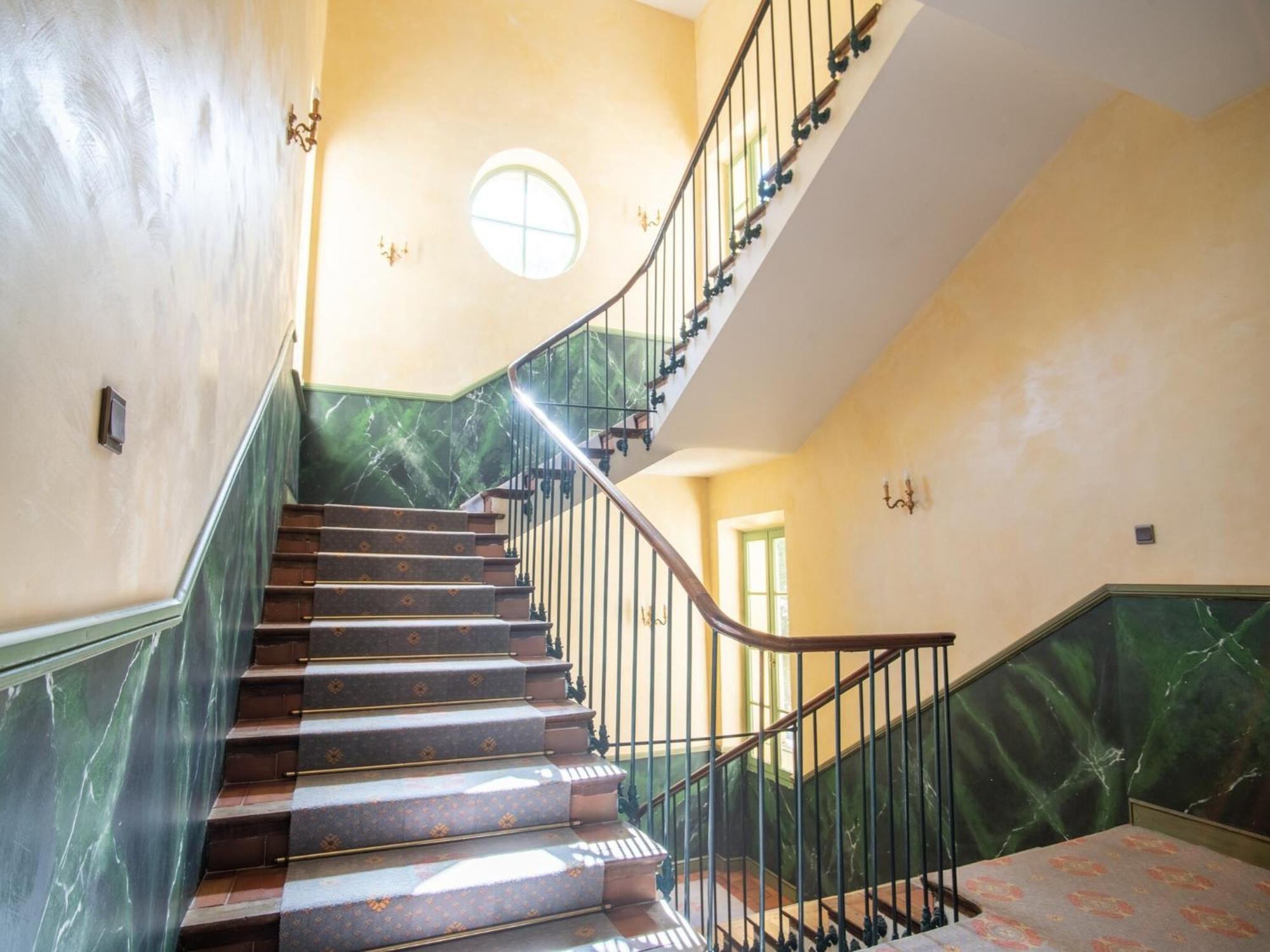 Cozy Apartment With Swimming Pool Terrace Garden Parking Монбрен-ле-Бен Экстерьер фото