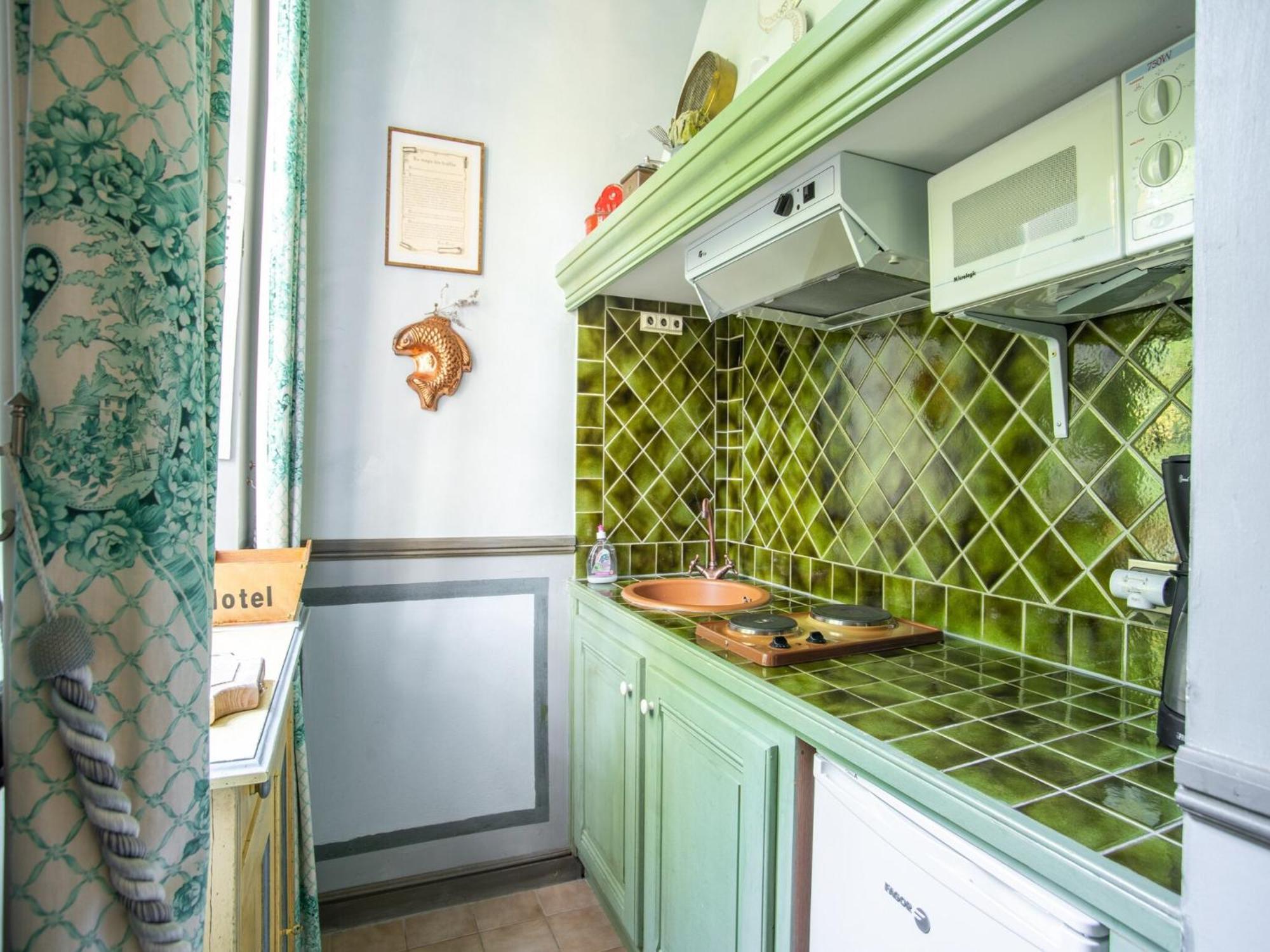 Cozy Apartment With Swimming Pool Terrace Garden Parking Монбрен-ле-Бен Экстерьер фото