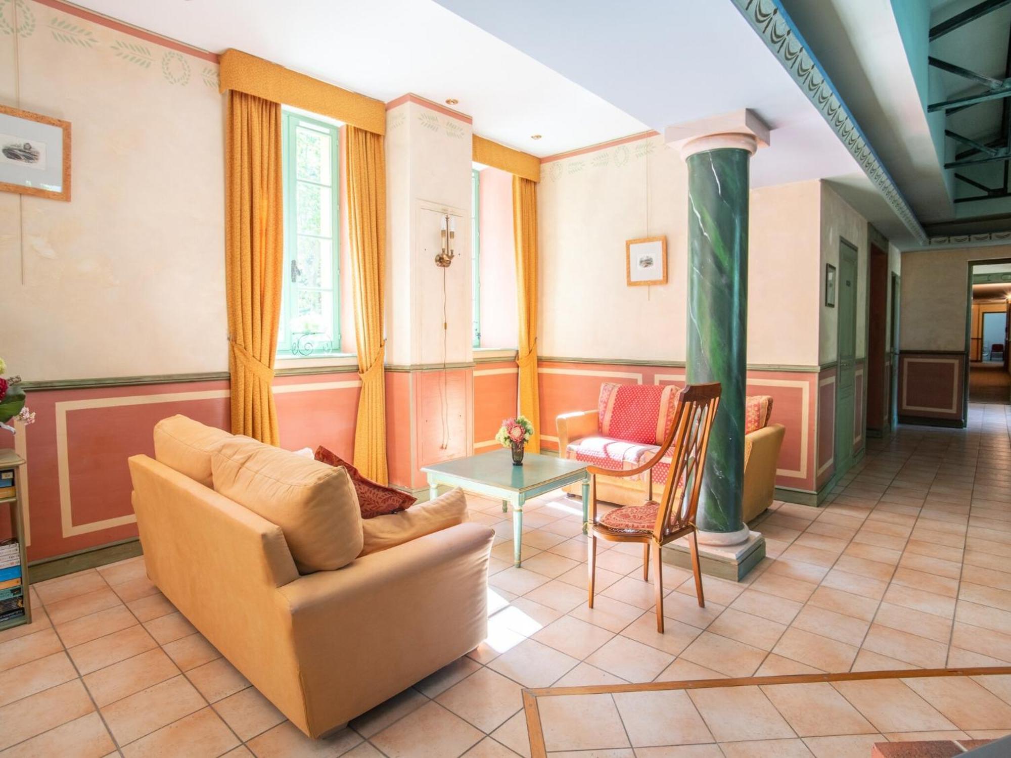 Cozy Apartment With Swimming Pool Terrace Garden Parking Монбрен-ле-Бен Экстерьер фото