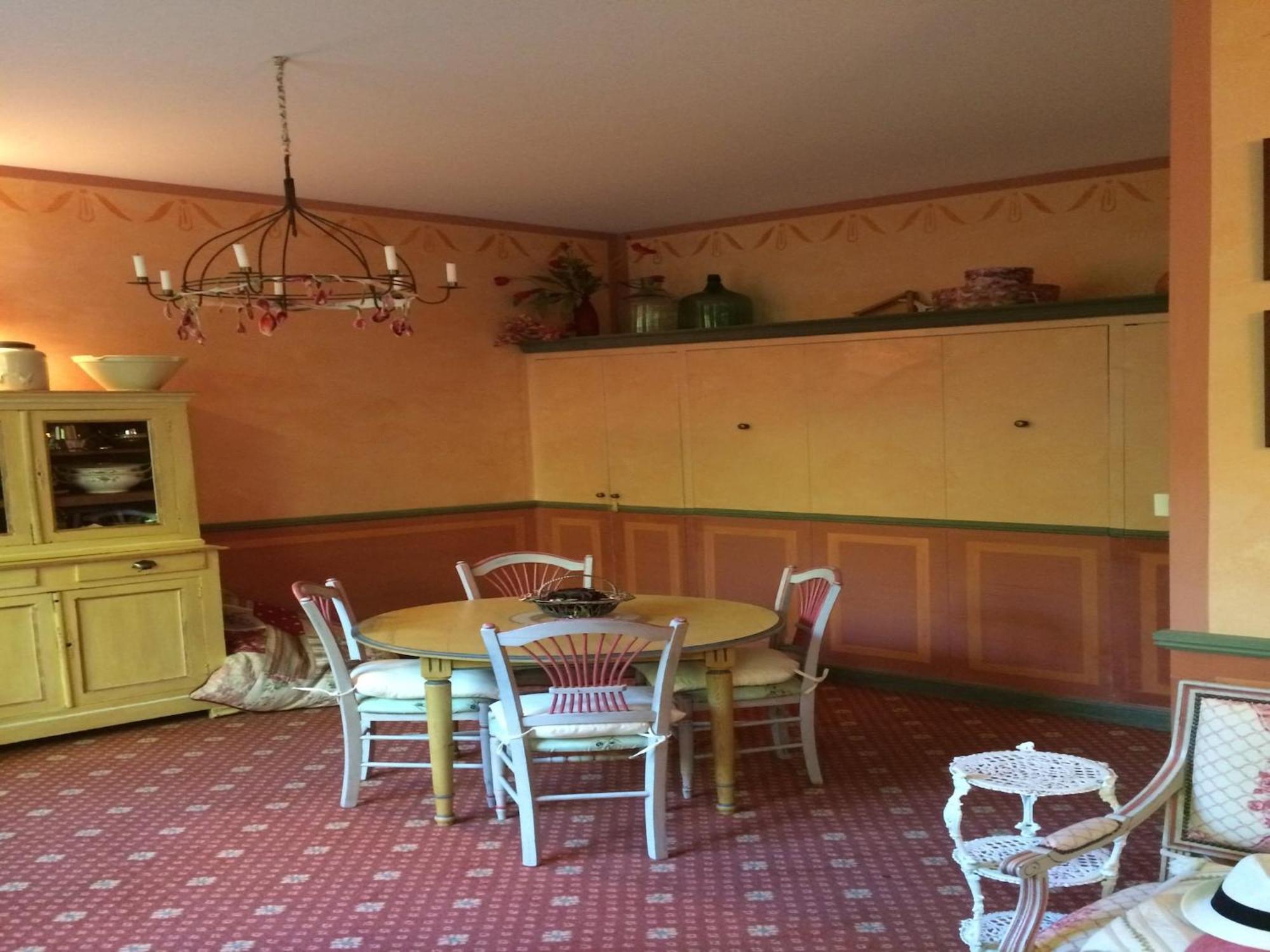 Cozy Apartment With Swimming Pool Terrace Garden Parking Монбрен-ле-Бен Экстерьер фото