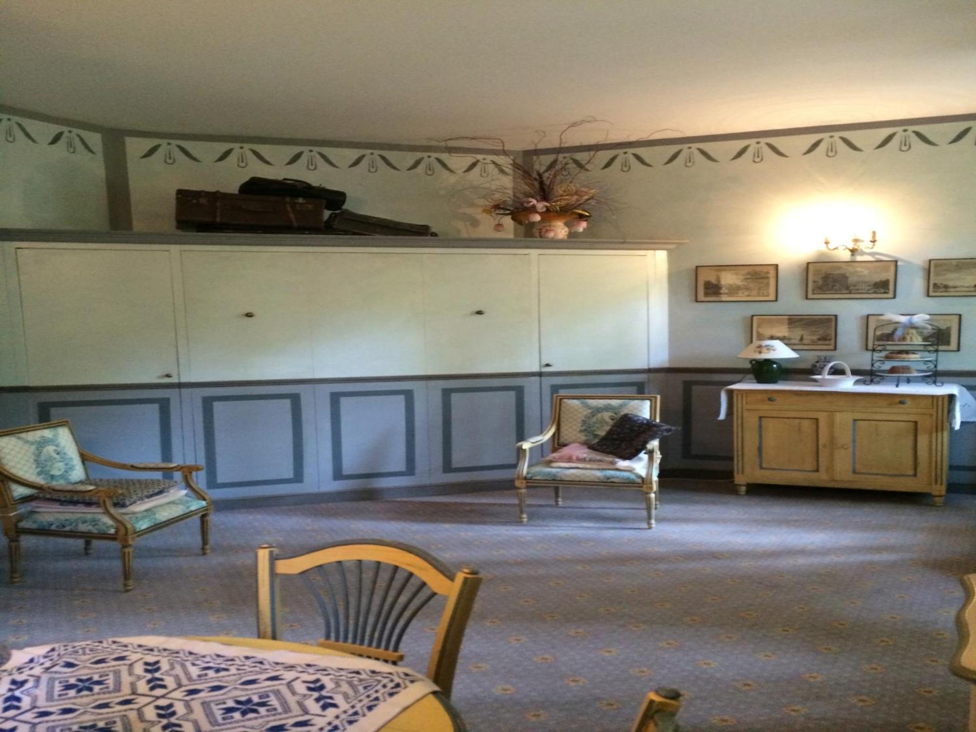 Cozy Apartment With Swimming Pool Terrace Garden Parking Монбрен-ле-Бен Экстерьер фото
