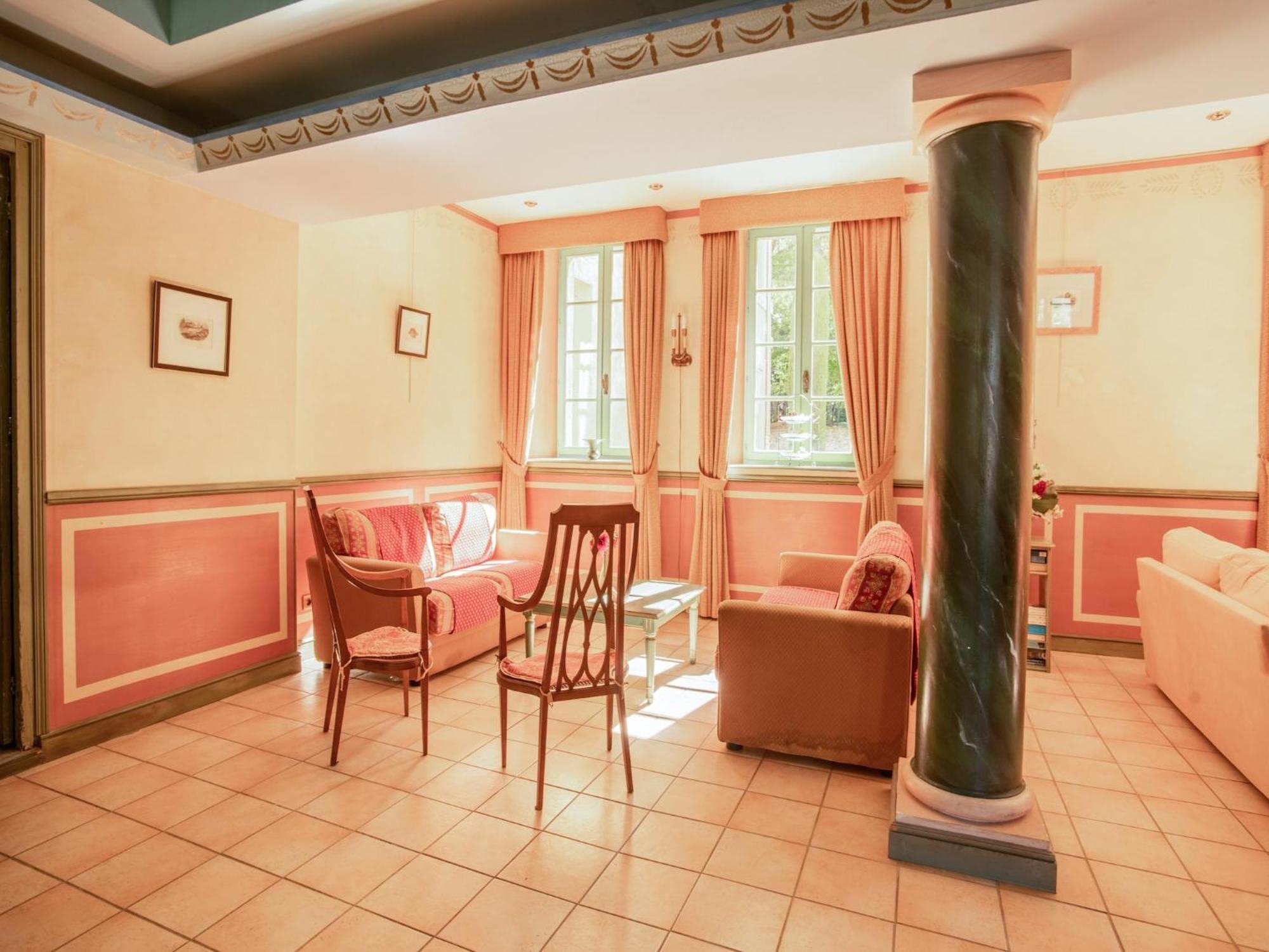 Cozy Apartment With Swimming Pool Terrace Garden Parking Монбрен-ле-Бен Экстерьер фото